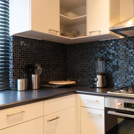 2 Luxury 4 Bedroom House Near Feyenoord And Ahoy Rotterdam