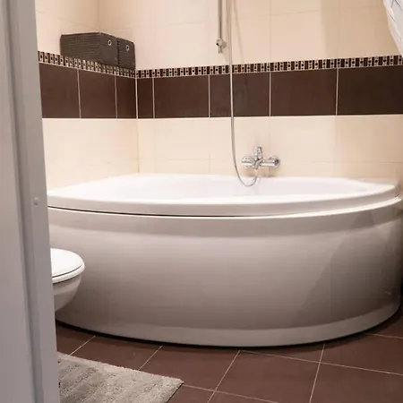 2 Luxury 4 Bedroom House Near Feyenoord And Ahoy Holiday home *